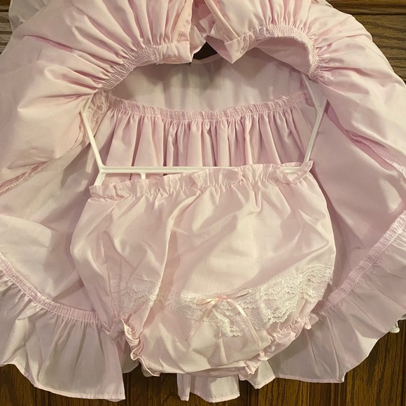 🎀 Two Piece Frilly Dress 🎀 - Picture 6 of 6